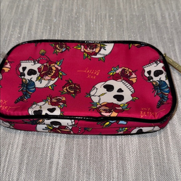 Betsey Johnson Pink Skull and Rose cosmetic Bag - Picture 10 of 11